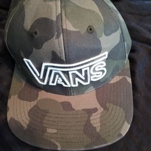 Camo vans hat